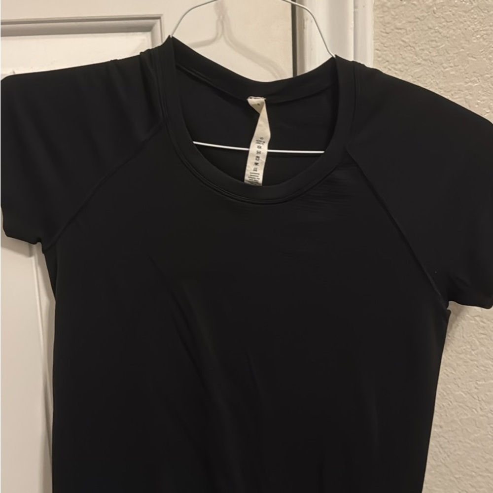 lululemon athletica Black Short Sleeve Tee